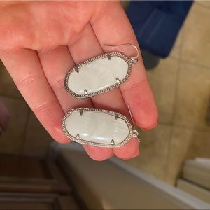 Kendra Scott Elle Earrings pearl and silver